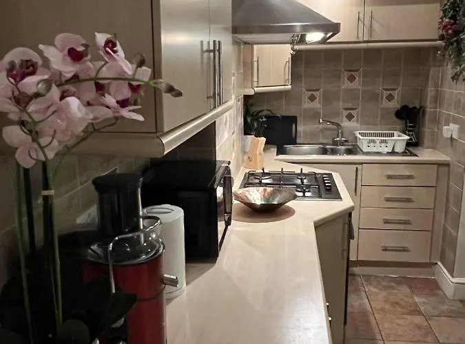 Double Bedroom With En-Suite Bathroom In Chelsea - Central London - Share Apartment