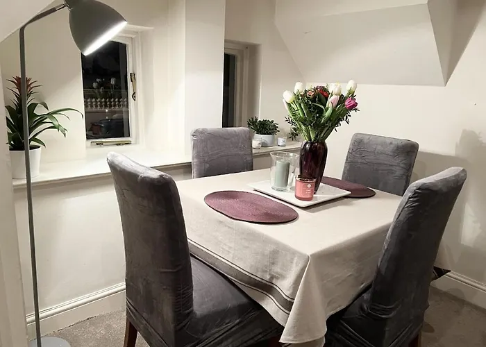 Double Bedroom With En-Suite Bathroom In Chelsea - Central London - Share Apartment