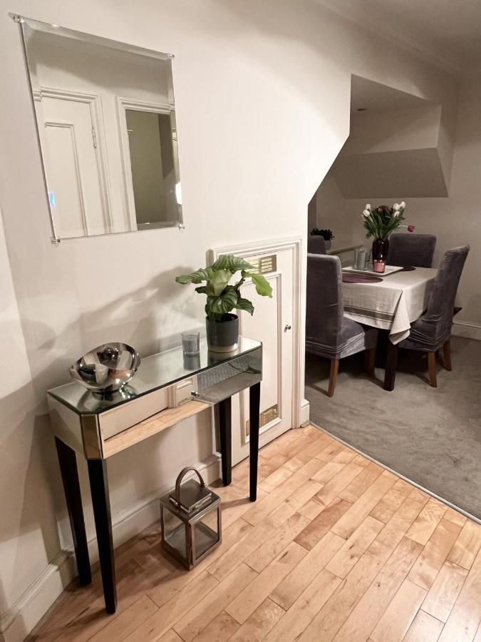 Double Bedroom With En-suite Bathroom In Chelsea - - Share Homestay