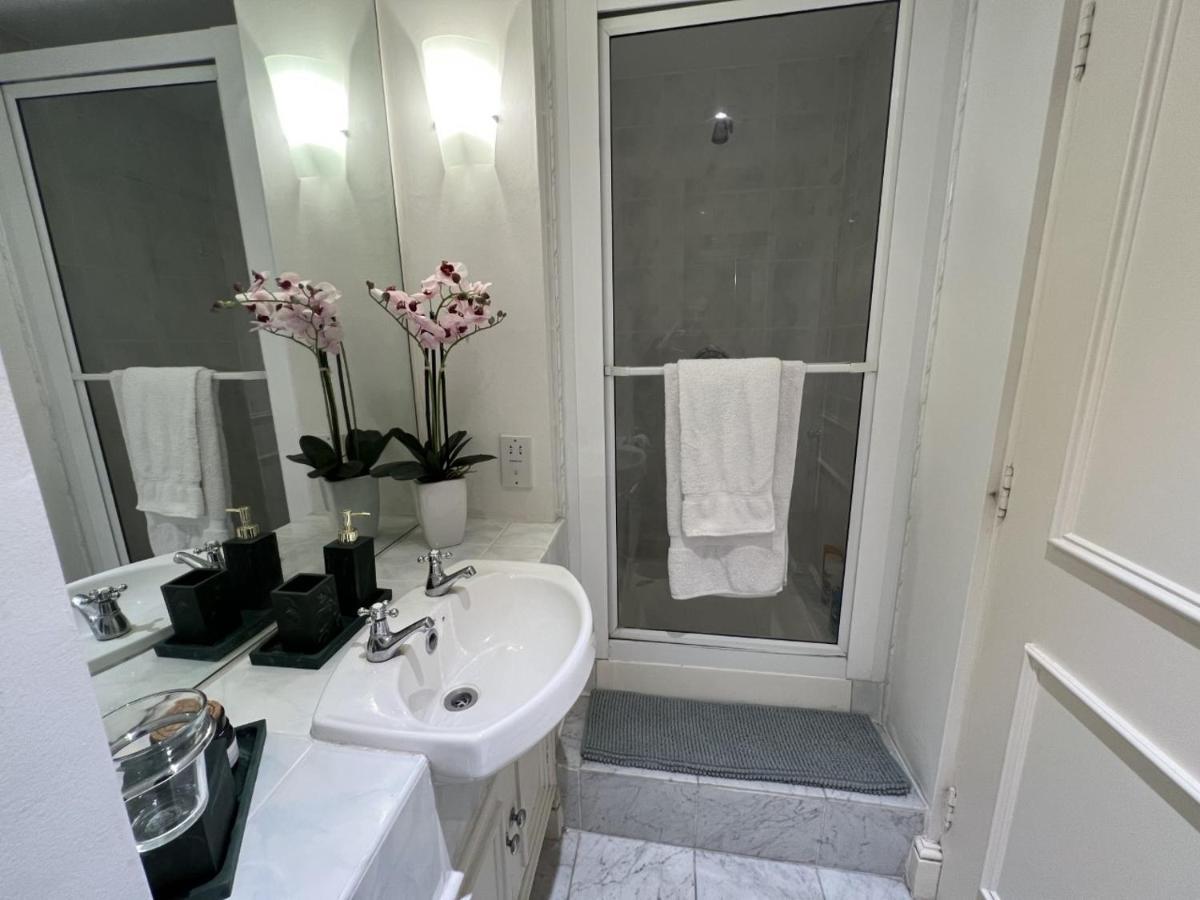 Homestay Double Bedroom With En-suite Bathroom In Chelsea - - Share London
